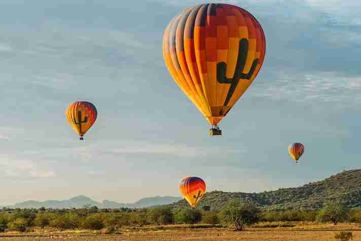 Hot air balloon ride over Tucson - Champagne and breakfast Hot air balloon ride over Tucson - Champagne and breakfast
